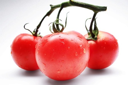 tomatoes-709345_640